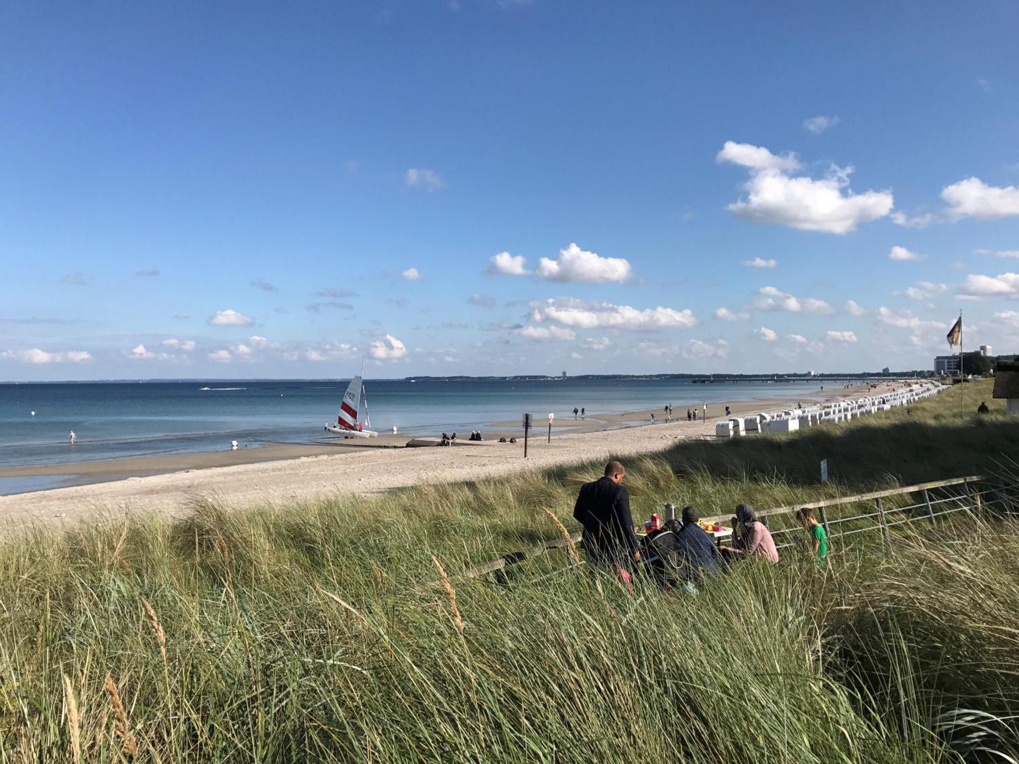 Ter 304 - Terrassenhuegel -Teilseeblick Scharbeutz Bagian luar foto